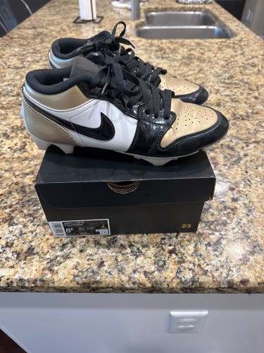 Unisex Size M 8.5 (W 9.5) Jordan 1 Low Top Molded Cleats (Used)