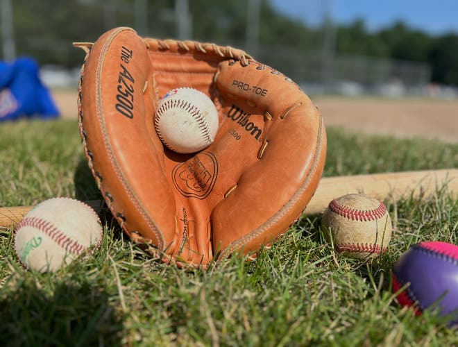 Vintage 90s Wilson A2500 Catcher's Mitt | 33" | Cleaned / Conditioned / Game-ready