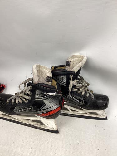 Used Bauer Vapor X2.9 Intermediate Goalie Skate Intermediate 4.5 11851-s000046886
