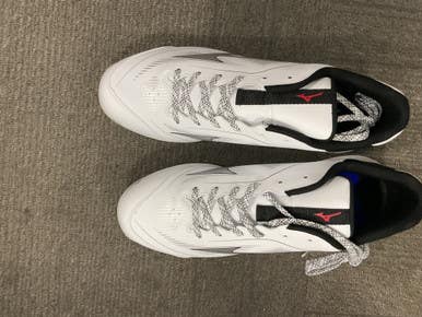 Used Mizuno Turf Cleats Bb Sb Cleats White Senior 11 11614-s000236868