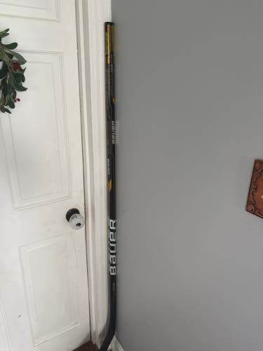 Senior Bauer TotalOne Right Handed Hockey Stick 102 Flex (New)