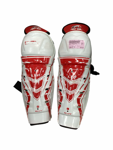 Used CCM HURRICANES FIRST GOAL LTP Junior Shin Guards Cardinal And White 12" 11613-S000185166