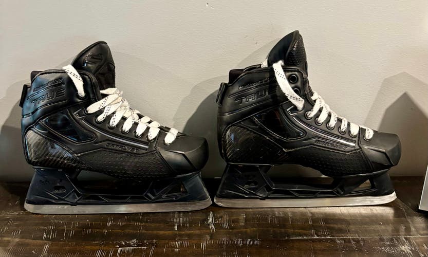 True Catalyst 7x4 Hockey Goalie Skates Regular Width Size 5.5 (Used)