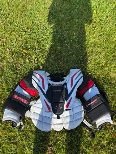 Small Vaughn Vision 9400 Goalie Chest Protector (Used)