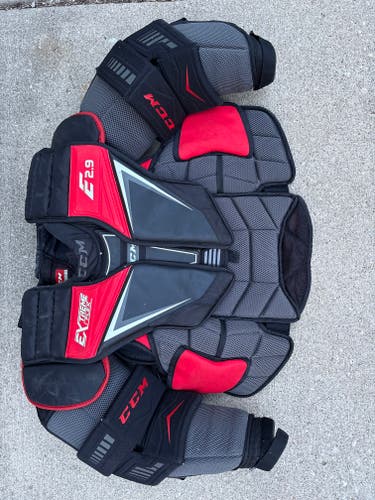 Large CCM Extreme Flex Shield E2.9 Goalie Chest Protector (Used)
