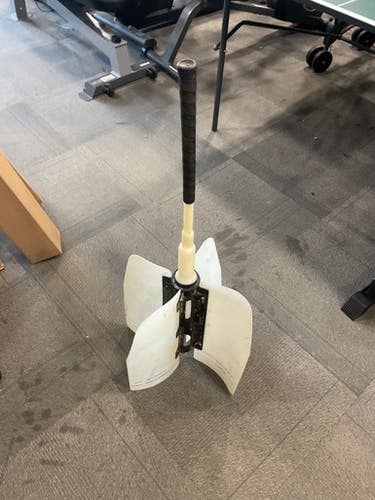 Used Swing Through Fan Trainer Swing Aid 11614-s000237611