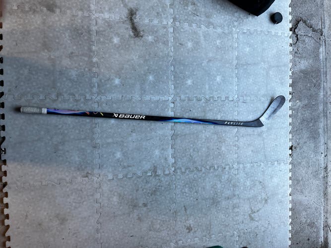 Senior Bauer Left Hand Hockey Stick P28 70 Flex (Used)