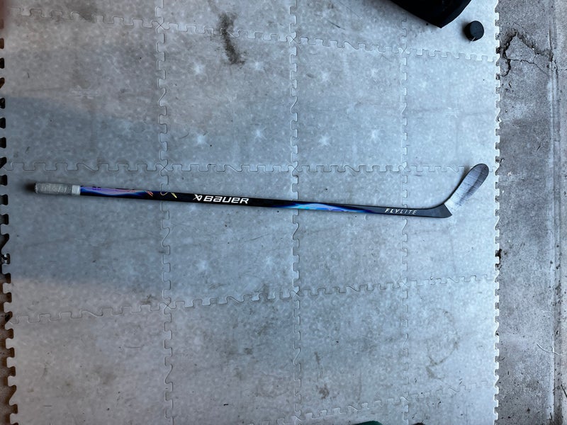 Senior Bauer Left Hand Hockey Stick P28 70 Flex (Used)