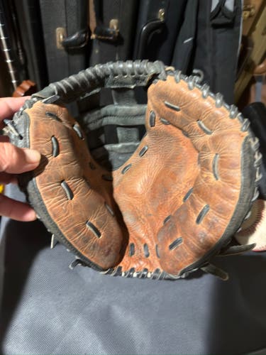 Easton Natural NAT 5W RH Youth Catcher's Softball Glove