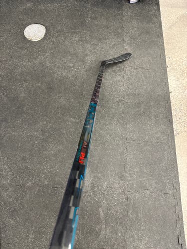 Junior CCM Vizion Right Handed Hockey Stick P28+1/4 50 Flex (New)