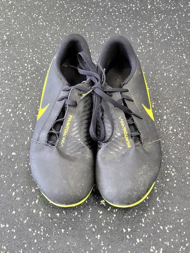Used Nike Soccer Cleats Black Junior 06 11849-s000040570