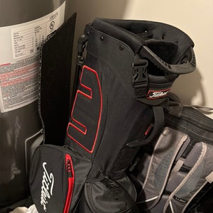 Men's Titleist Players 4 Bag (New)