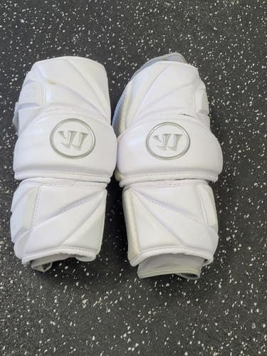 Used Warrior EVO PRO Lacrosse Arm Pads/Guards White Senior 11849-S000041543
