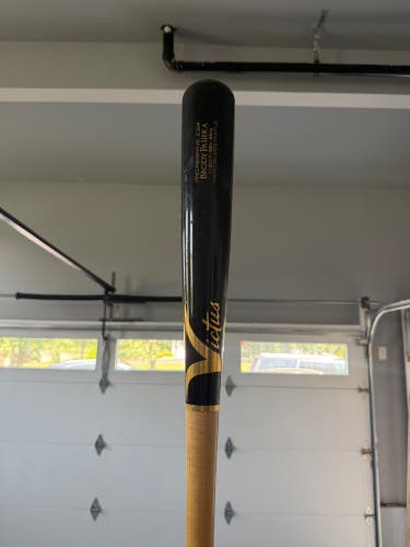 Victus Pro Reserve JC24 Maple Bat (-3) 29 oz 32" (Used)