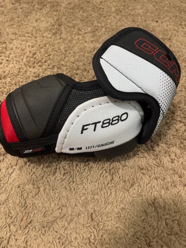 Senior Medium CCM Elbow Pads (Used)