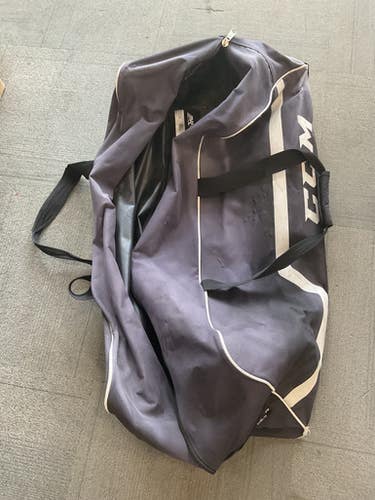 Used Ccm Sr Hockey Carry Goalie Navy Blue 11614-s000237856