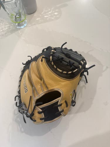 Wilson A2000 RH Catcher's Baseball Glove 34" (Used)