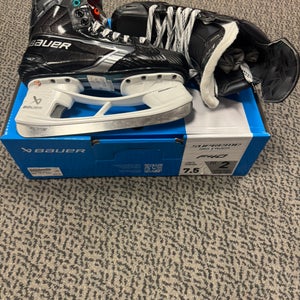 Bauer Supreme F40 Hockey Skates 7.5 (New) Fit 2