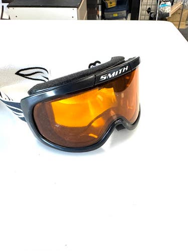 Used Smith Snow Goggles Youth Black 11860-s000310231