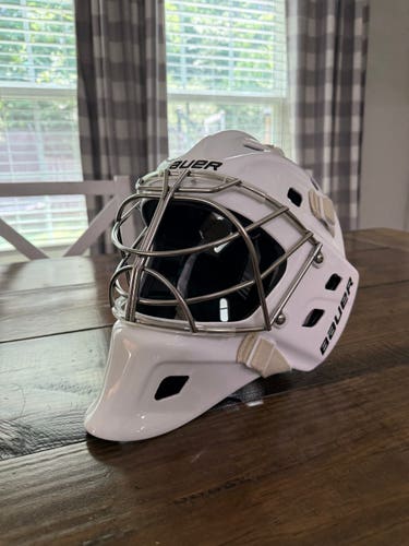 Senior Large Bauer NME One Goalie Mask Perfect Condition