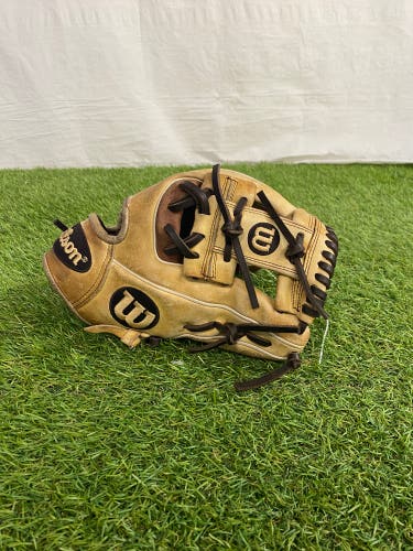 Wilson A2000 RH Infield Baseball Glove | 11.5"