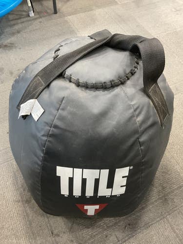 Used Title Title Punching Bag Boxing Heavy Bag Black 60 Lb 11614-s000238229