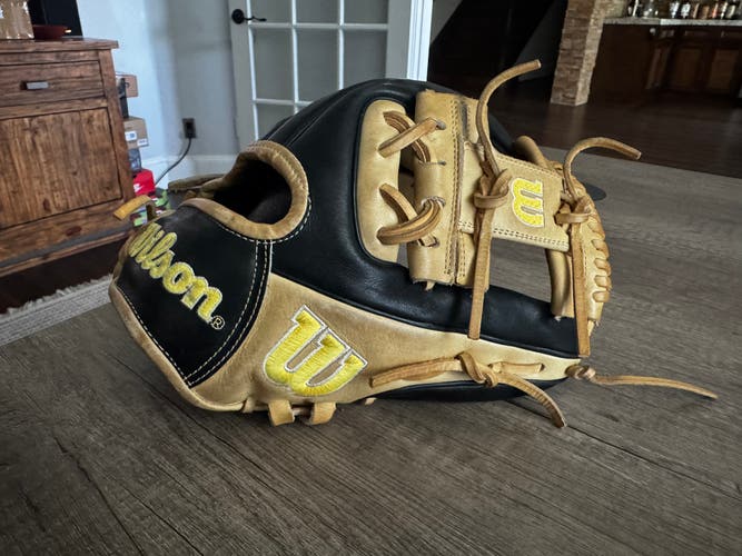 Wilson A2000 1786 RH Baseball Glove 11.5" (Used)