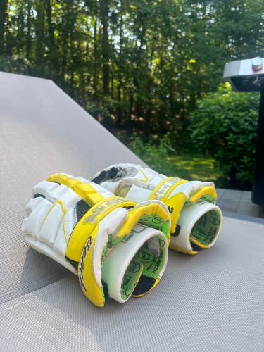 Maverik M4 Lacrosse Gloves (Used)