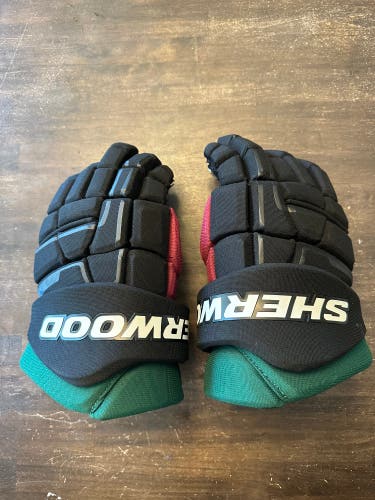 Sher-Wood Code Encrypt Pro Gloves 14" Pro Stock (Used)