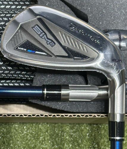 TaylorMade SIM2 MAX Iron Set Right Hand 5-AW Graphite Ventus Blue Regular Flex