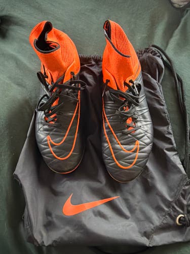Black Men's Size M 10.0 (W 11.0) Nike Hypervenom Phantom 2 Cleats (Used)