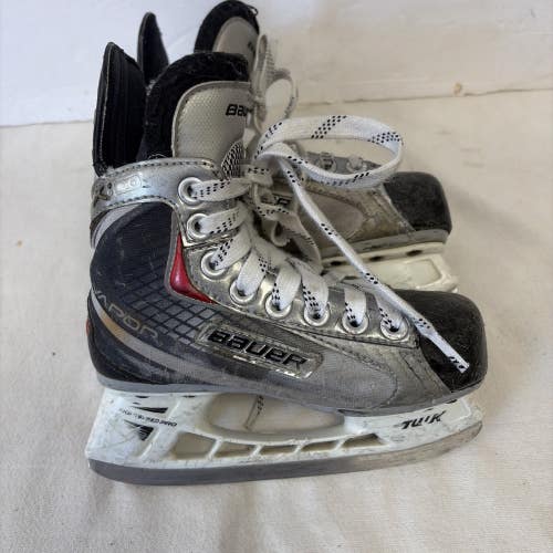 Junior Youth Size 11 EE Bauer Vapor X:20 Ice Hockey Skates. Extra Wide!!