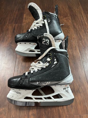 Black/Gray Bauer Vapor Hyperlite Hockey Skates Pro Stock 7.5 (Used)