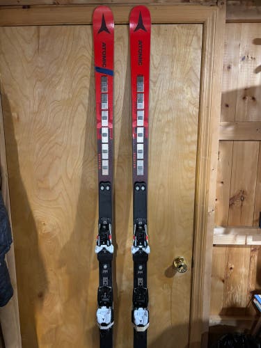 Atomic Redster FIS SG 212 cm Skis With Bindings Max Din 20 (Used)