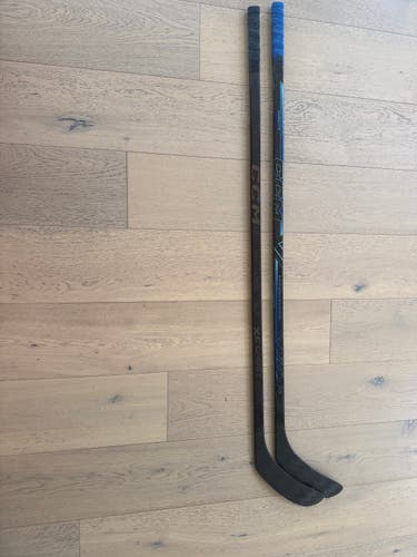 Junior CCM Vizion and XF Ghost Right Handed Hockey Stick P28 30 Flex (Used)