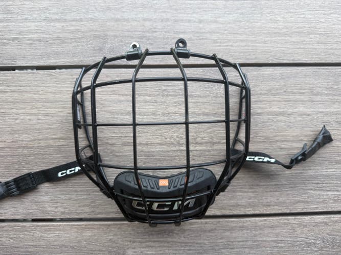 Small CCM FM780 Cage (Used)
