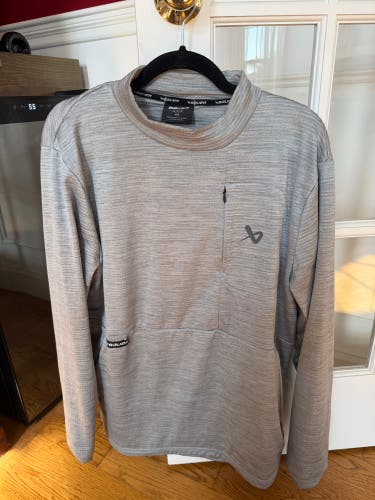 Gray Women's Medium Bauer Sweatshirt (Used)