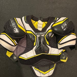 Junior Large Bauer Supreme 2S Pro Shoulder Pads (Used)
