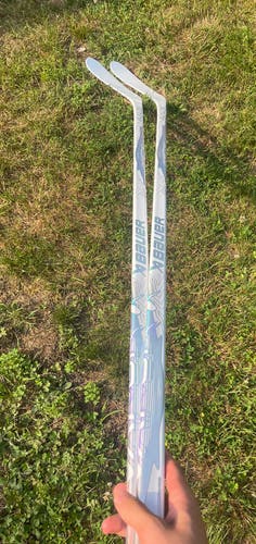 Rare 2 Pack Custom White Senior Bauer Vapor Flylite Left Hand Hockey Stick P28 77 Flex (New)