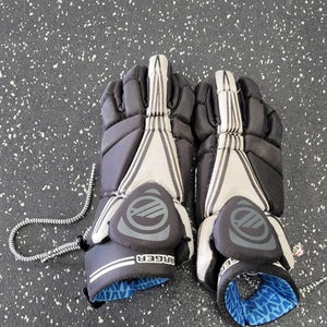 Used Maverik Charger Lacrosse Gloves Junior Black 12" 11849-s000041108