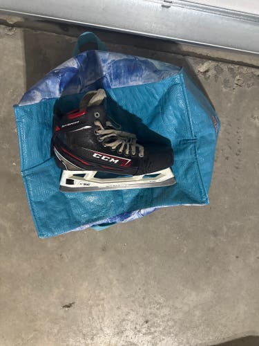 2019 CCM JetSpeed FT2 Hockey Goalie Skates Regular Width Pro Stock 8.5 (Used)