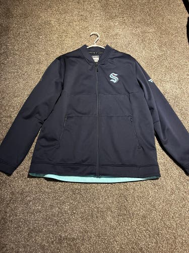 Seattle Kraken Blue Men's XL Sweatshirt (Used)