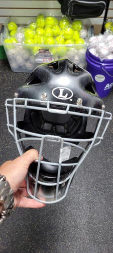 Used Easton Jenn Schro The Very Best6 1 2- 7 1 8 Sm Catchers Helmet W Mask Black Sm 11497-s000158962