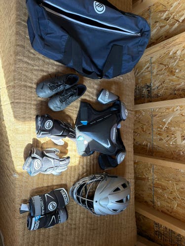 Youth Maverik Starter Kit With Cascade CSR and Puma cleats size 2.5 (used)