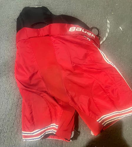 Men's Junior Large Bauer Hockey Pants (Used)