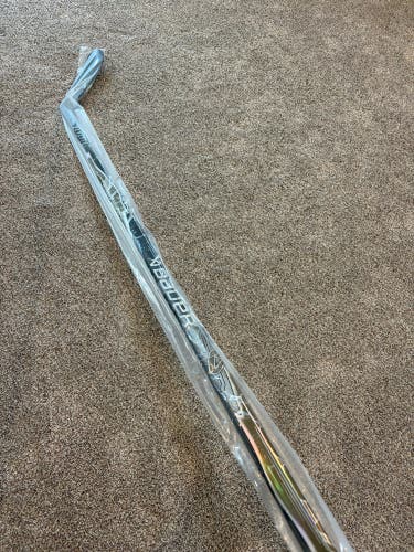 Open to offers: Custom Silver New Vapor Flylite Right Handed P28 80 Flex Pro Stock