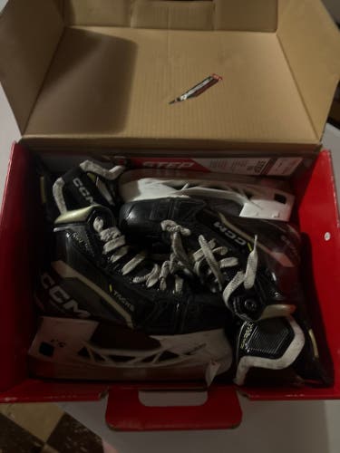 Black/Yellow 2022 CCM AS-V Hockey Skates Regular Width Size 4 (Used)