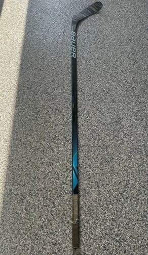 Intermediate Bauer Nexus Geo Right Handed Hockey Stick P92M 65 Flex (Used)