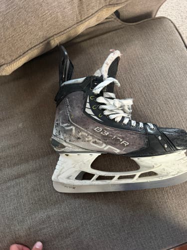 2021 Bauer Vapor Hyperlite pro stock Hockey Skates Regular Width Pro Stock 11 (Used)