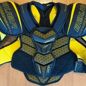 Medium Senior Bauer Supreme TotalOne MX3 Shoulder Pads (Used)